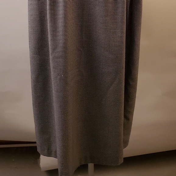 Let chateau 3/4 length dress - Picture 2 of 8